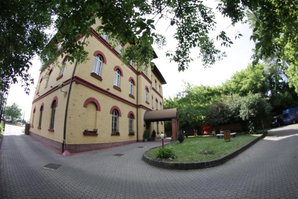 Hotel Omnibusz Budapest Exterior foto