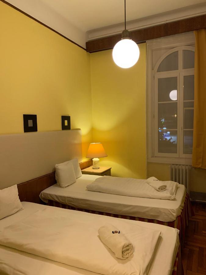 Hotel Omnibusz Budapest Exterior foto