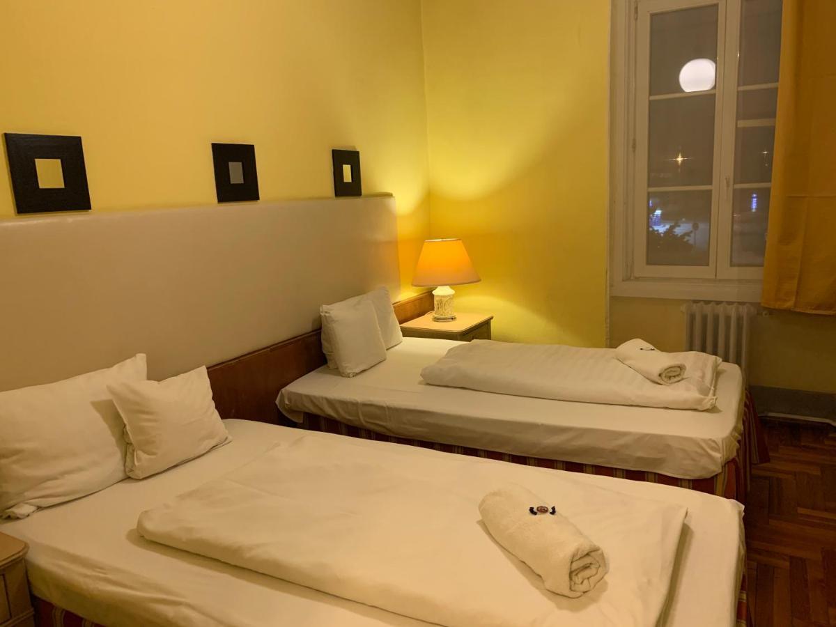 Hotel Omnibusz Budapest Exterior foto